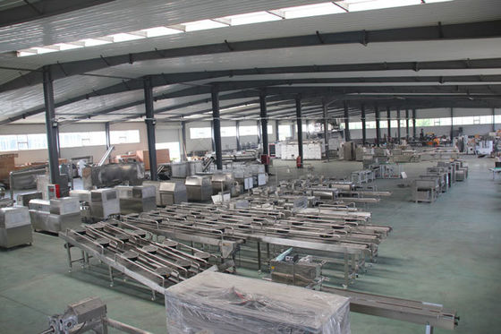 الدجاج جيركي الكلب يعامل الكلب الوجبات الخفيفة خط إنتاج الغذاء الحيوانات الأليفة جيركي تريتس تشكيل آلة