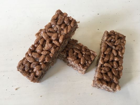 شريط الحبوب الضغط على قطع شريط جرانولا ماكينة مع أداء رائع