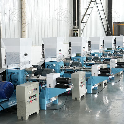 آلة صناعة طعام الكلاب الحيوانات الأليفة ذات نوع جاف عالي الجودة / آلة طحن طعام الأسماك العائمة الصغيرة